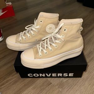 Chuck Taylor All Star Lift Oat Milk